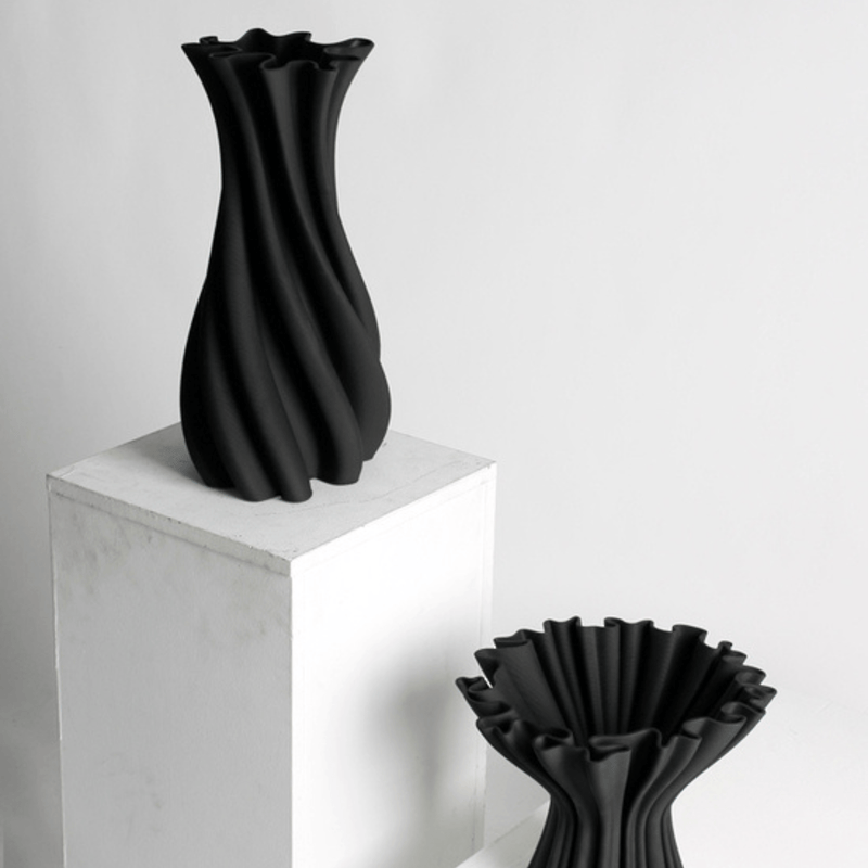 Oneworld Collection NZ Décor Camila Black 3D Ceramic Vase